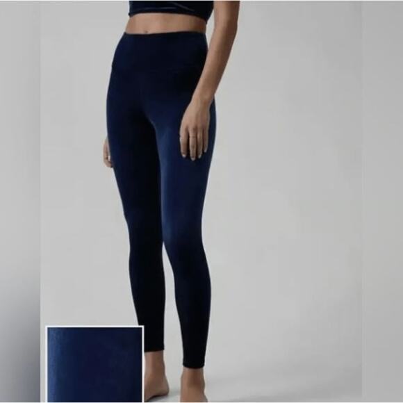Athleta Elation Velvet Leggings Women's Size XS Blue Yoga Athleisure Wellness - Picture 1 of 9